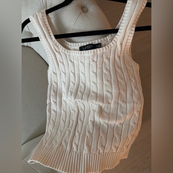 Cable-Knit sleeveless sweater - Picture 4 of 5